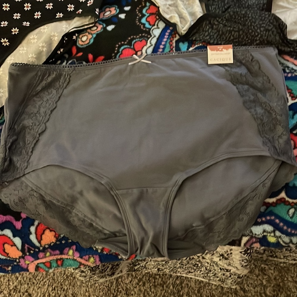 Lot of 9 brand new pairs of ladies panties. - Picture 7 of 10